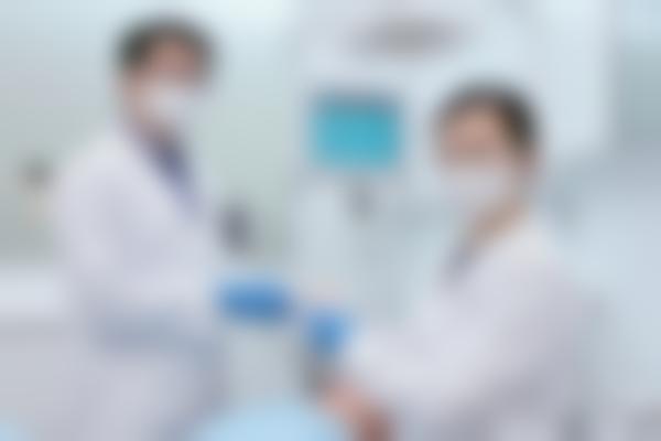 崔辽医生种植牙价格是多少？