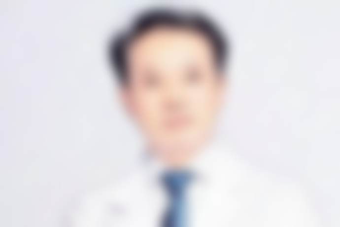 中家医朱云丰胸价格表：不同假体怎么选？性价比方案推荐