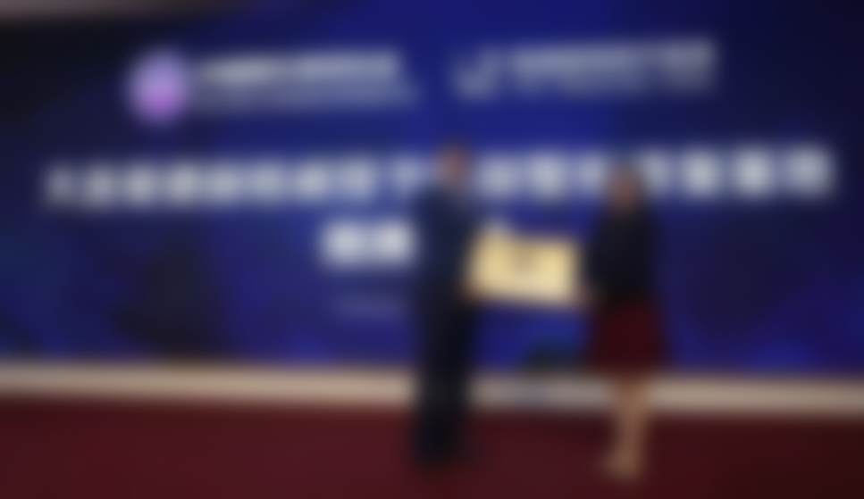 线上预约哪个渠道更便捷？新颜智尚小程序VS医院官网对比