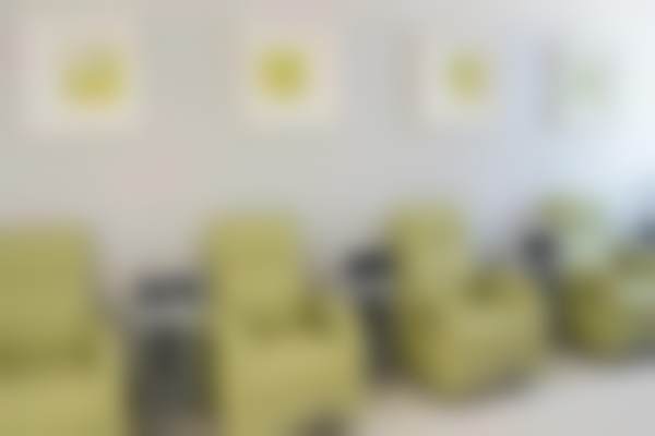 三、郝燕生医生:从业多年眼科骨干医生,精细把控ICL术前检查