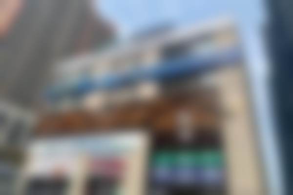 盘锦何氏眼科医院地理位置便于到院。