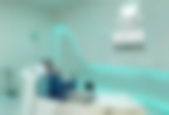 四、成都高新睛彩眼科门诊部环境设备:高标准手术室与精良仪器